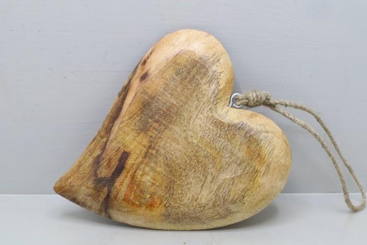 Herz hängende am Jutestrick Holz natur D21x17cm
