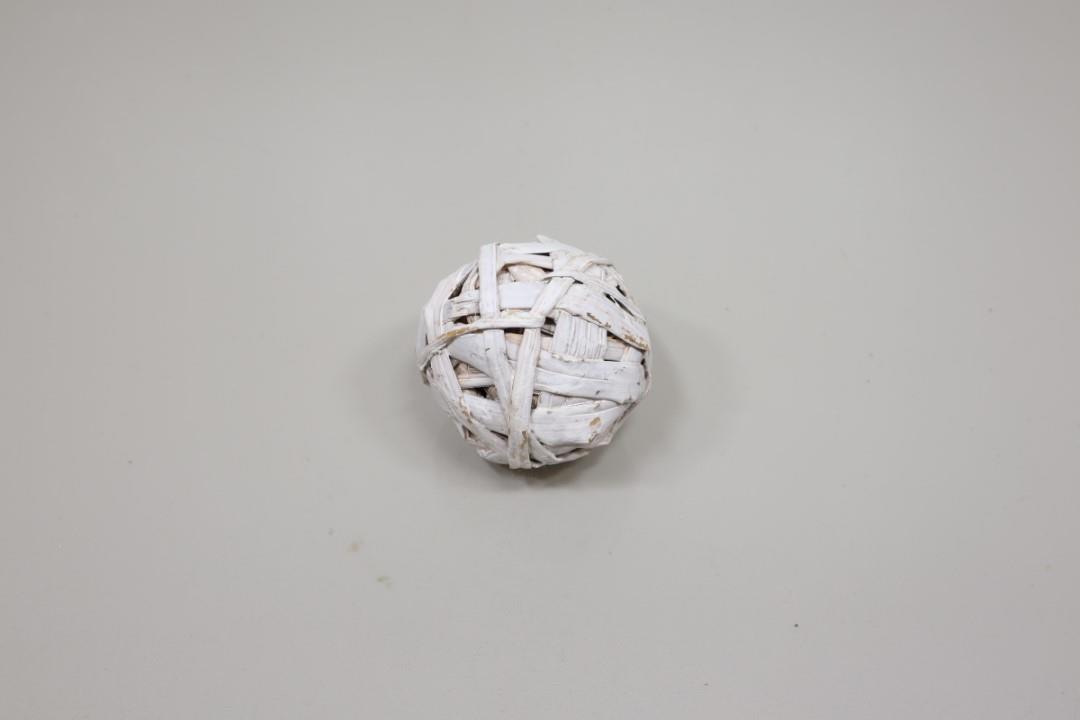 Ball aus Banenblatt whitewashed 10cm