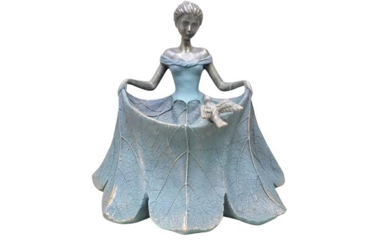 Dame m. Blütenkleid u. Taube Polyresin mint-grün H33,5cm