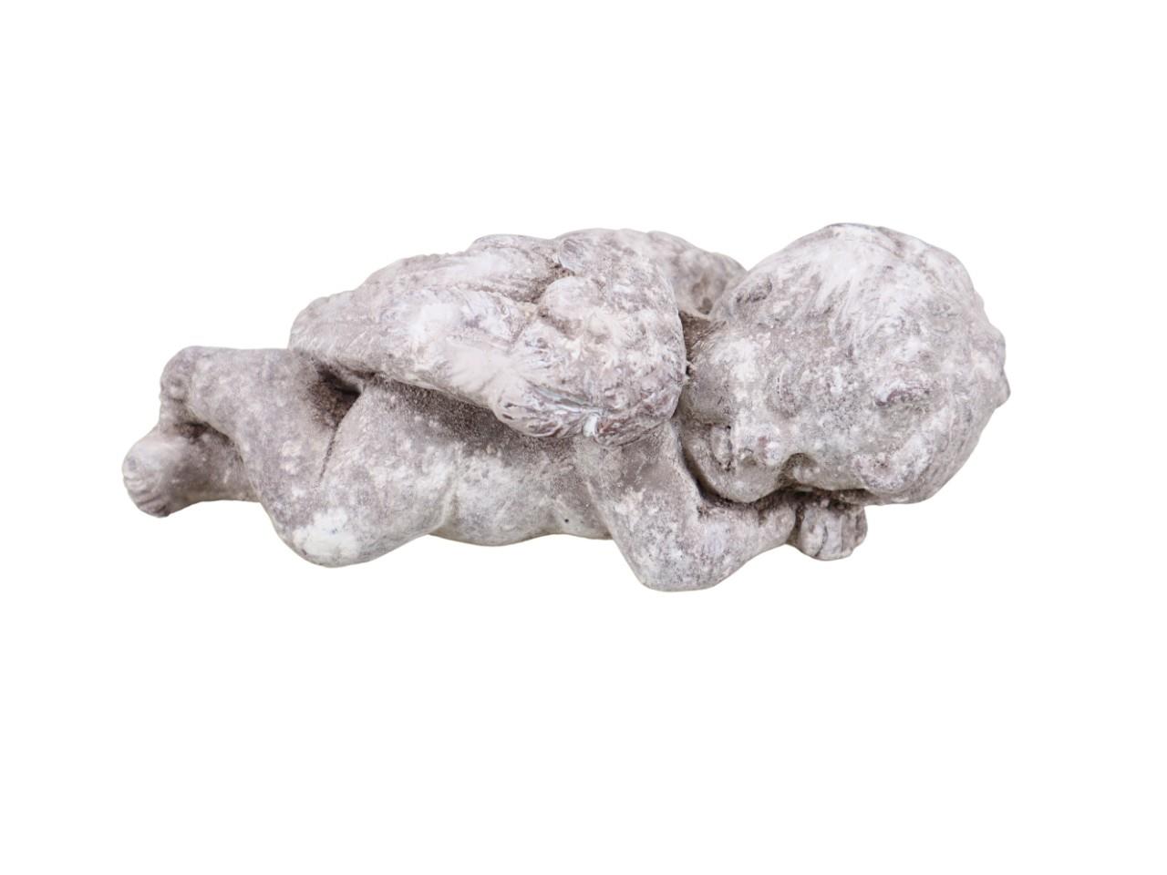 Engel liegend Zement taupe-weiß L19cm