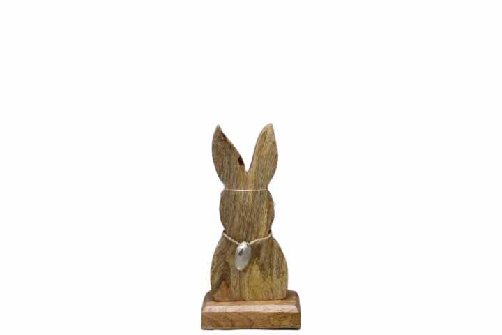 Hase stehend Holz natur m. Alu-Ei silber H20cm